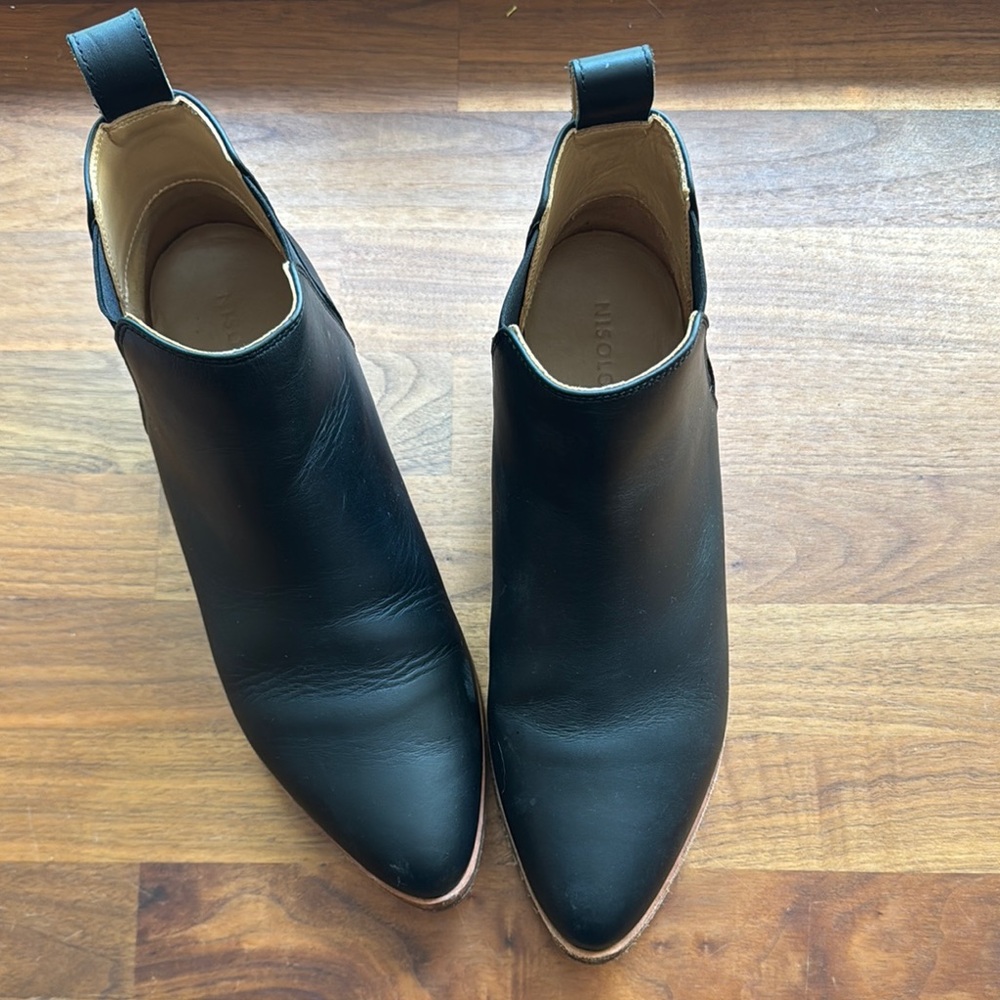 Nisolo Black Leather Ankle Booties 9.5